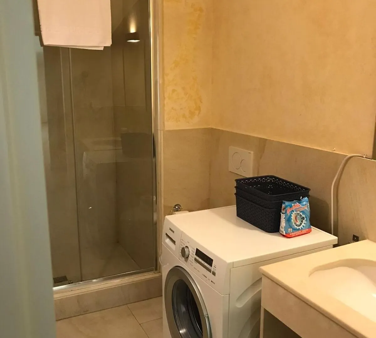 Apartment Albizi Sanzio Apt 205 Florence Italy