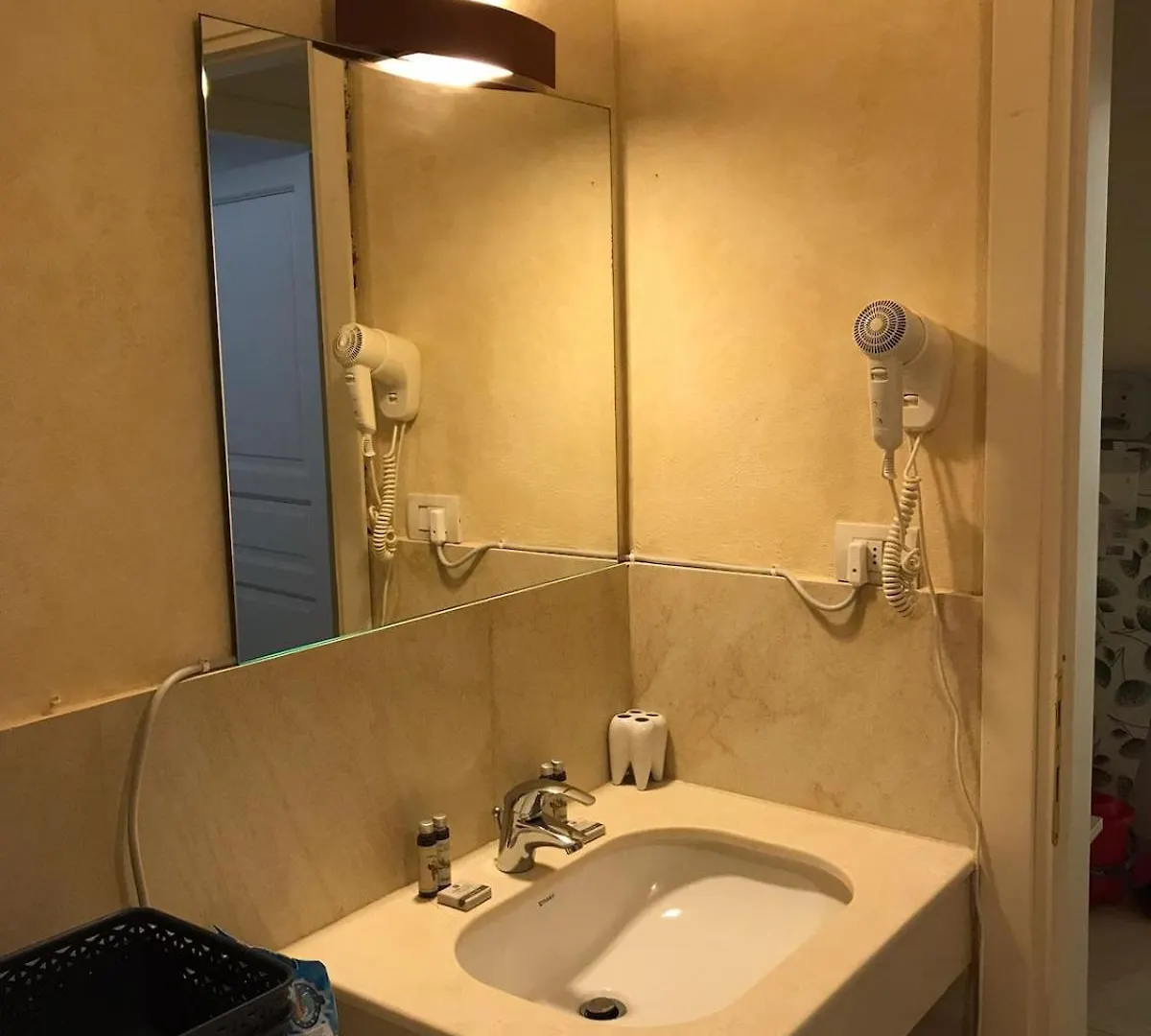 Albizi Sanzio Apt 205 Firenze